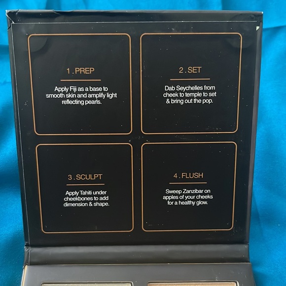 HudaBeauty highlighter palette - Picture 5 of 5
